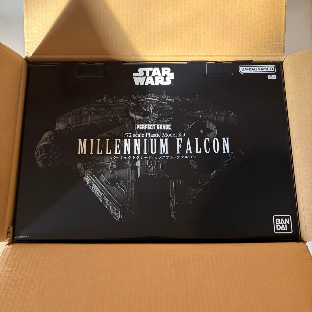 PERFECT GRADE 1/72 ミレニアム・ファルコン
