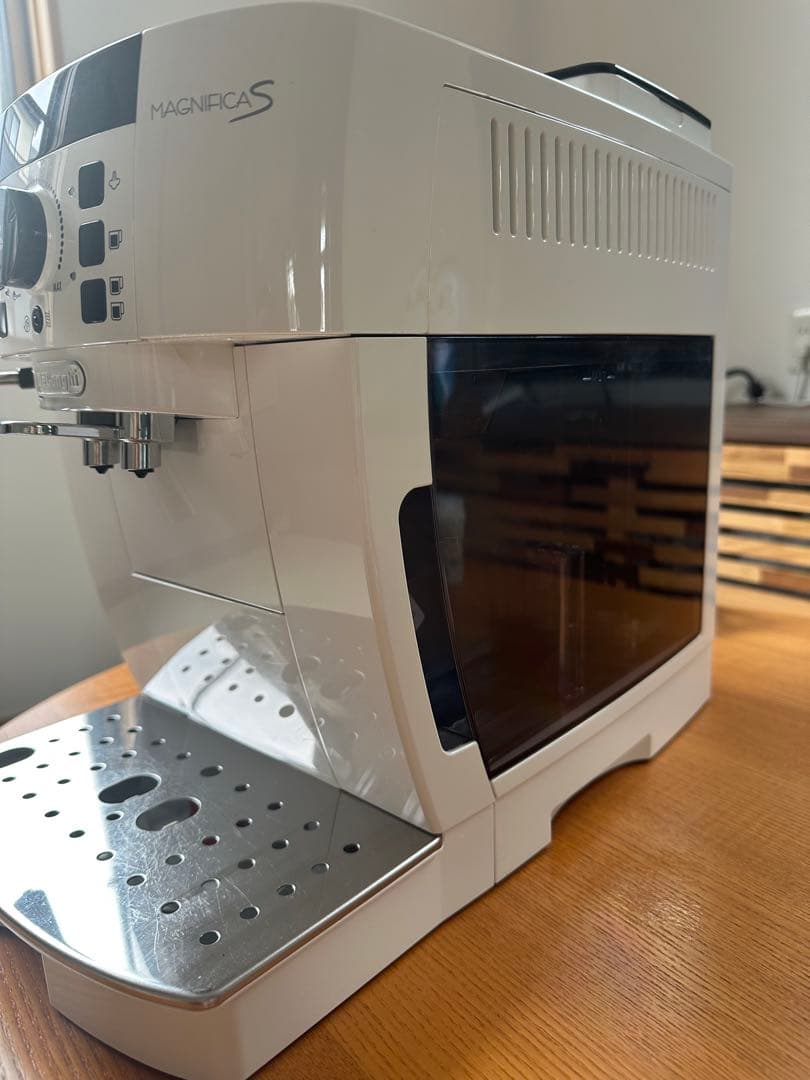 デロンギ 全自動コーヒーマシン マグニフィカS ECAM22112W