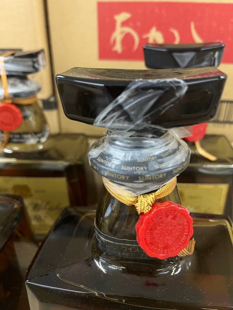 《訳あり》サントリーロイヤル43%4本セットキャップ所揺れる、液体もそれぞれ量