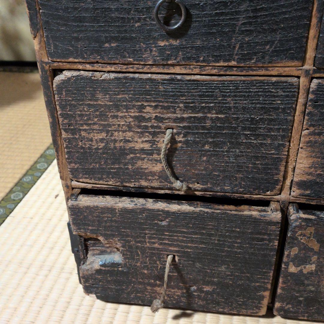 推定昭和初期　黒い木製6引き出しタンス