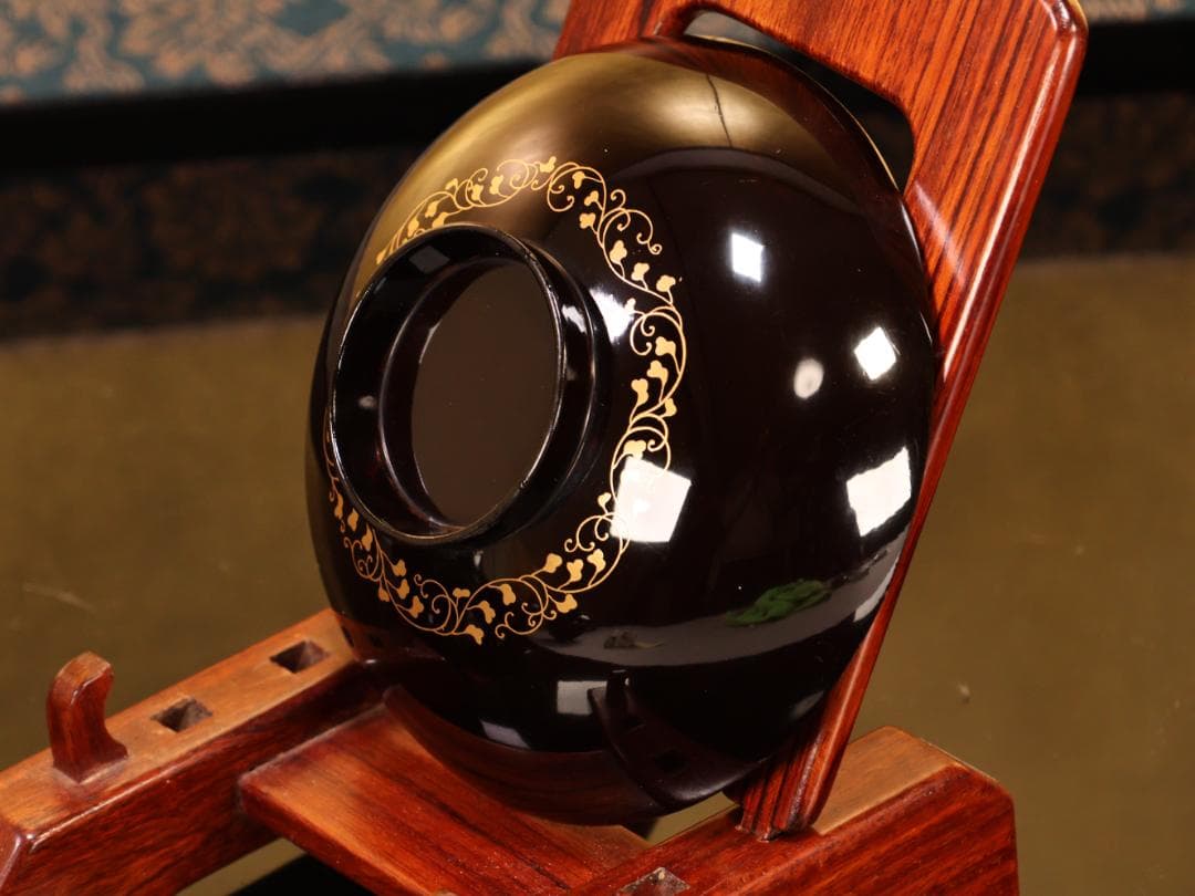 BK423　時代輪島塗　図替り　貝尽くし図金蒔絵　吸物椀　二客　木製　懐石 菓子