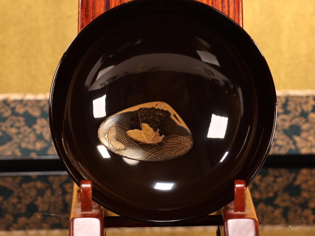 BK423　時代輪島塗　図替り　貝尽くし図金蒔絵　吸物椀　二客　木製　懐石 菓子