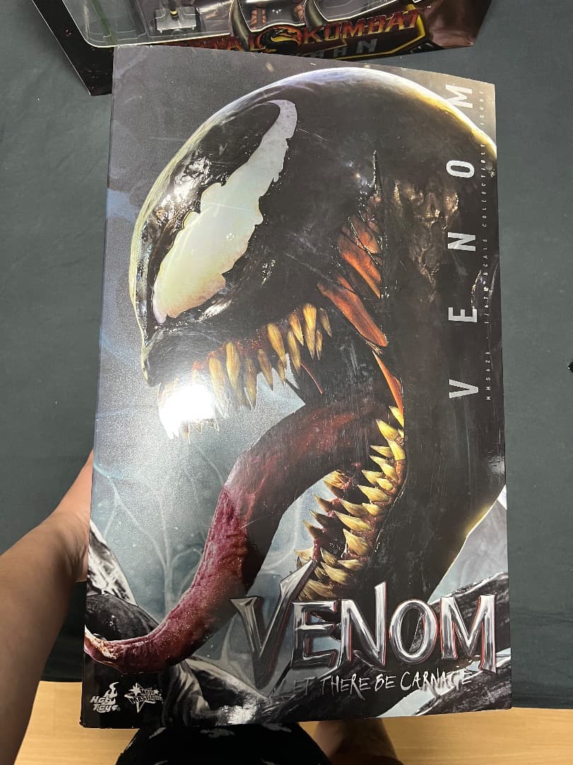 ホットトイズ VENOM 1/6