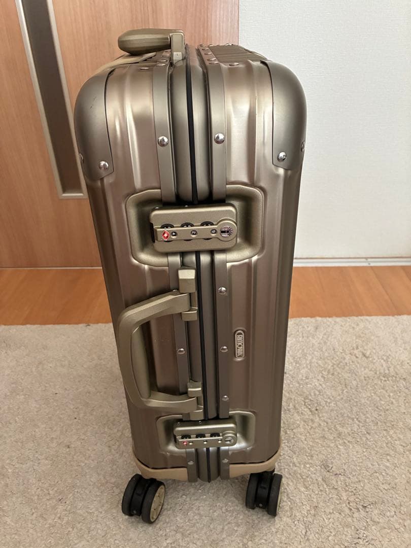 リモワ　キャビンS ゴールド　スーツケース　美品