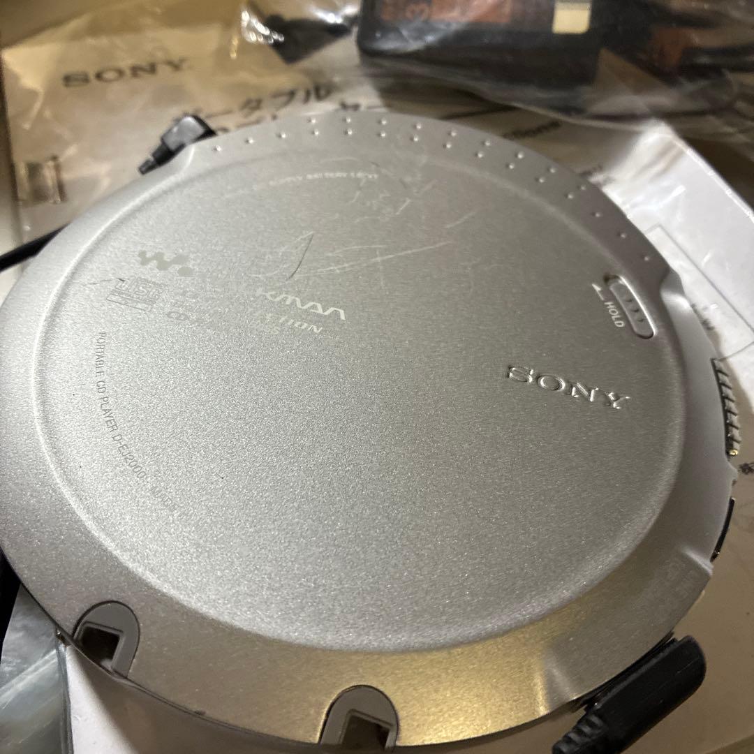 ポータブルプレーヤー SONY CD WALKMAN D-EJ2000