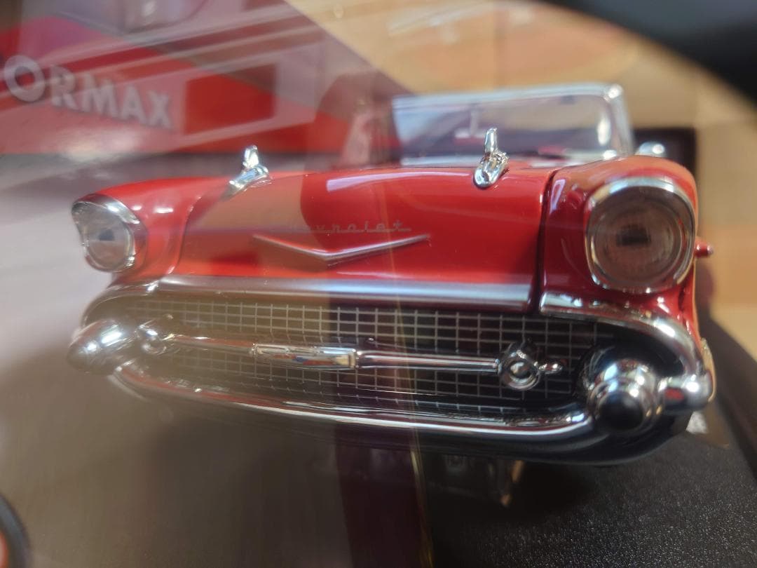1/18 シボレーベルエアコンバーチブル レッド 1957 Chevy MM製