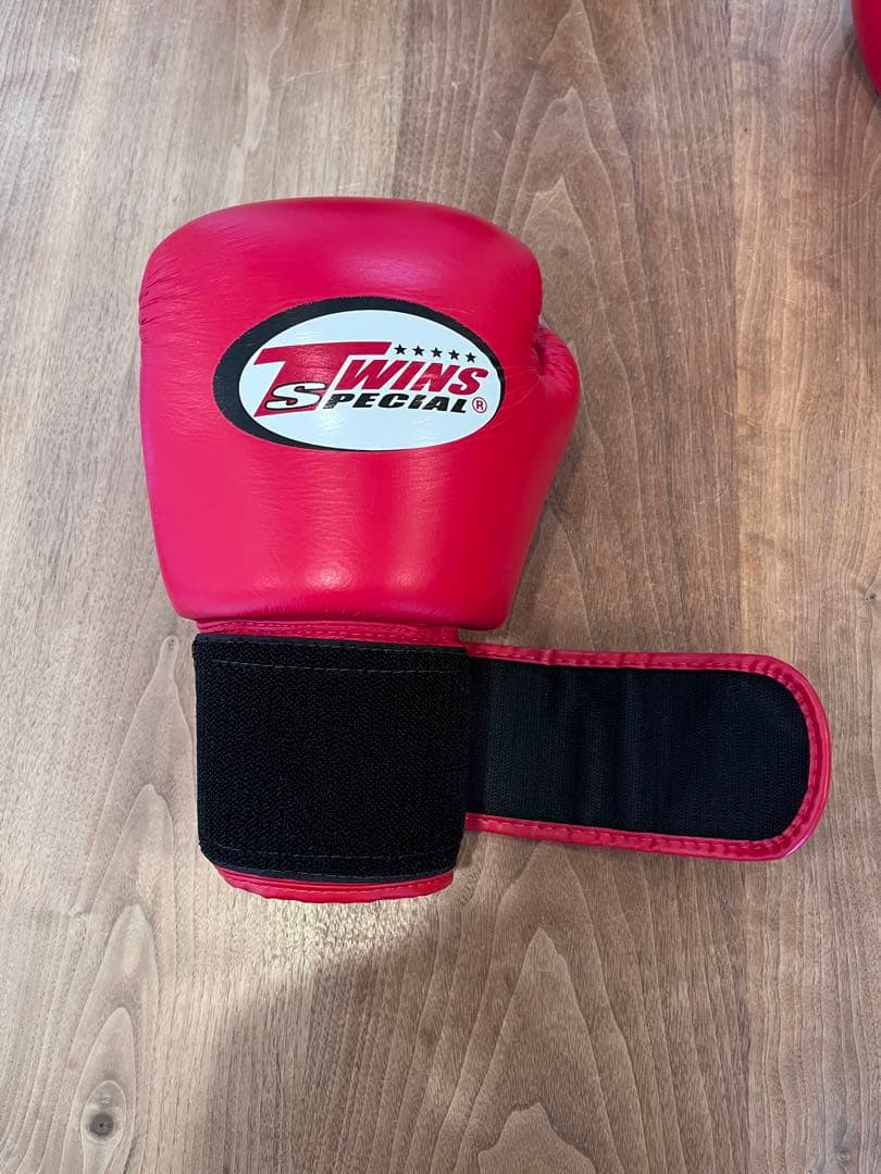 TWINS SPECIAL ボクシンググローブ 赤 12オンス