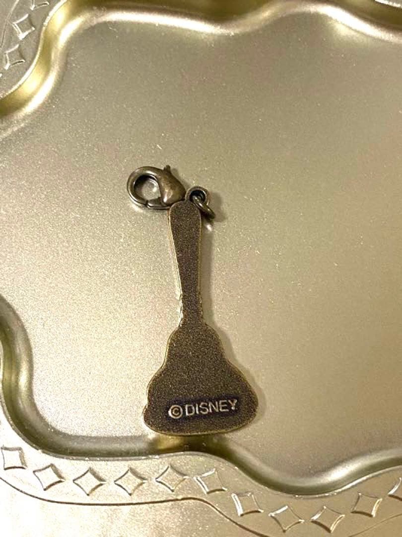 ディズニー　ハロウィン　ヴィランズ　チャーム　手下　女王　フロロー　2017年