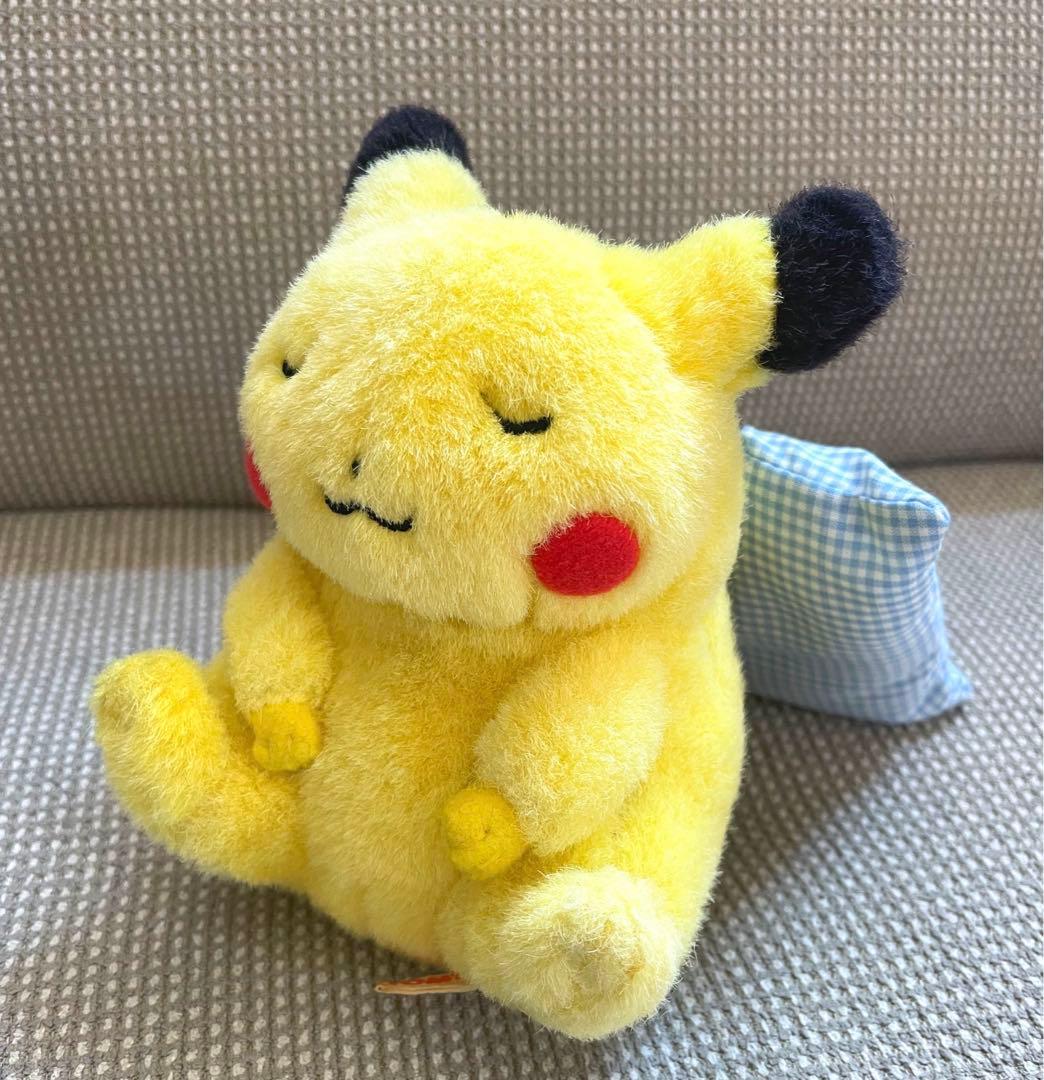 【希少】TOMY初期ピカチュウ ぬいぐるみ クッション付き　おやすみピカチュウ