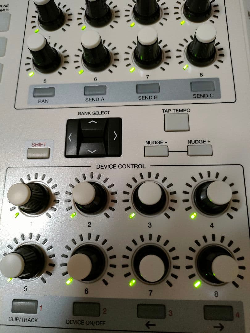 【未使用・限定カラー】AKAI APC40 Ableton コントローラー