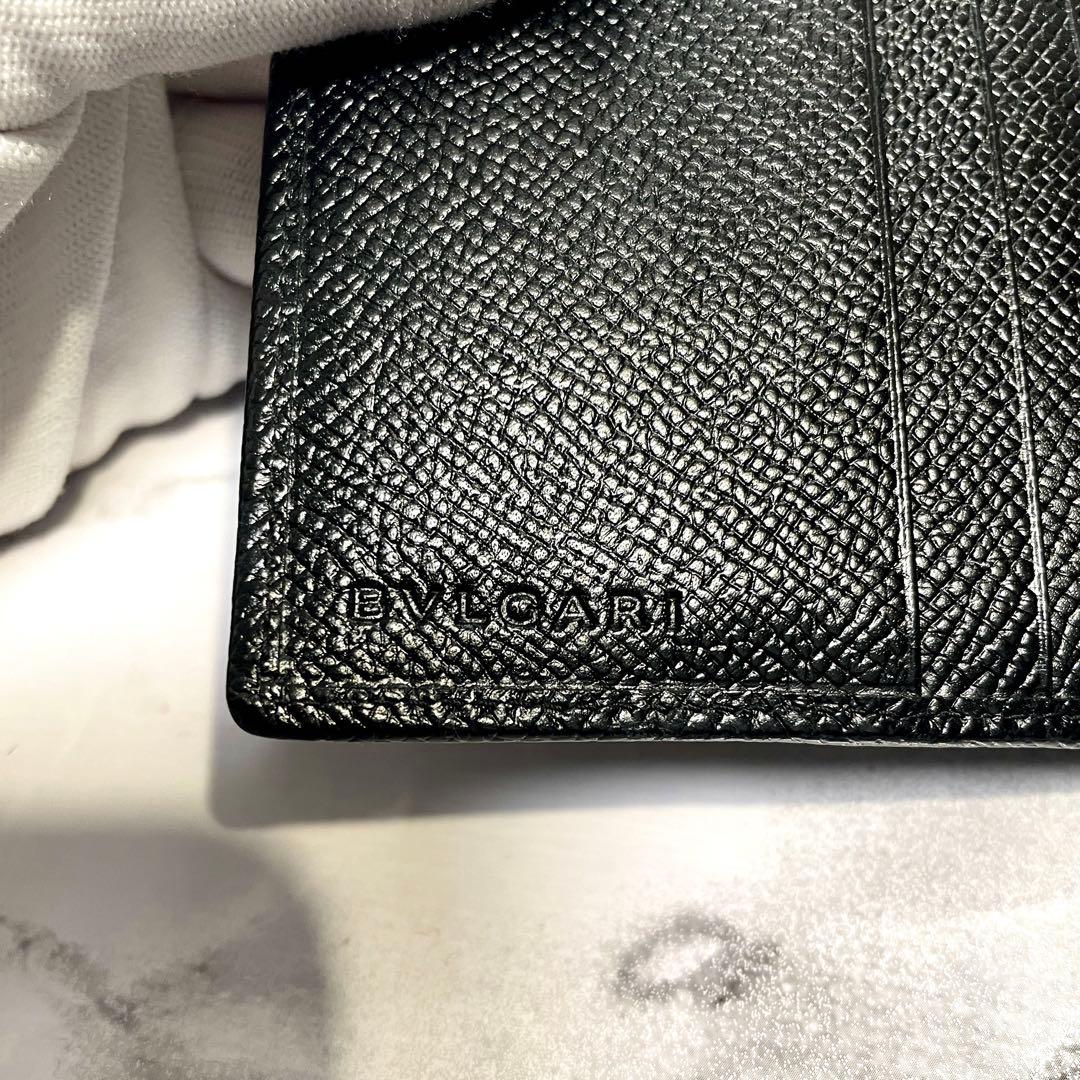 美品❗️ブルガリ　Wホック　二つ折り財布　レザー　コンパクト　ロゴ