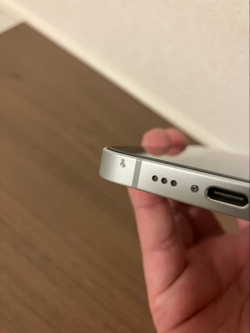 Apple iPhone 16e 128GB ホワイト SIMフリー