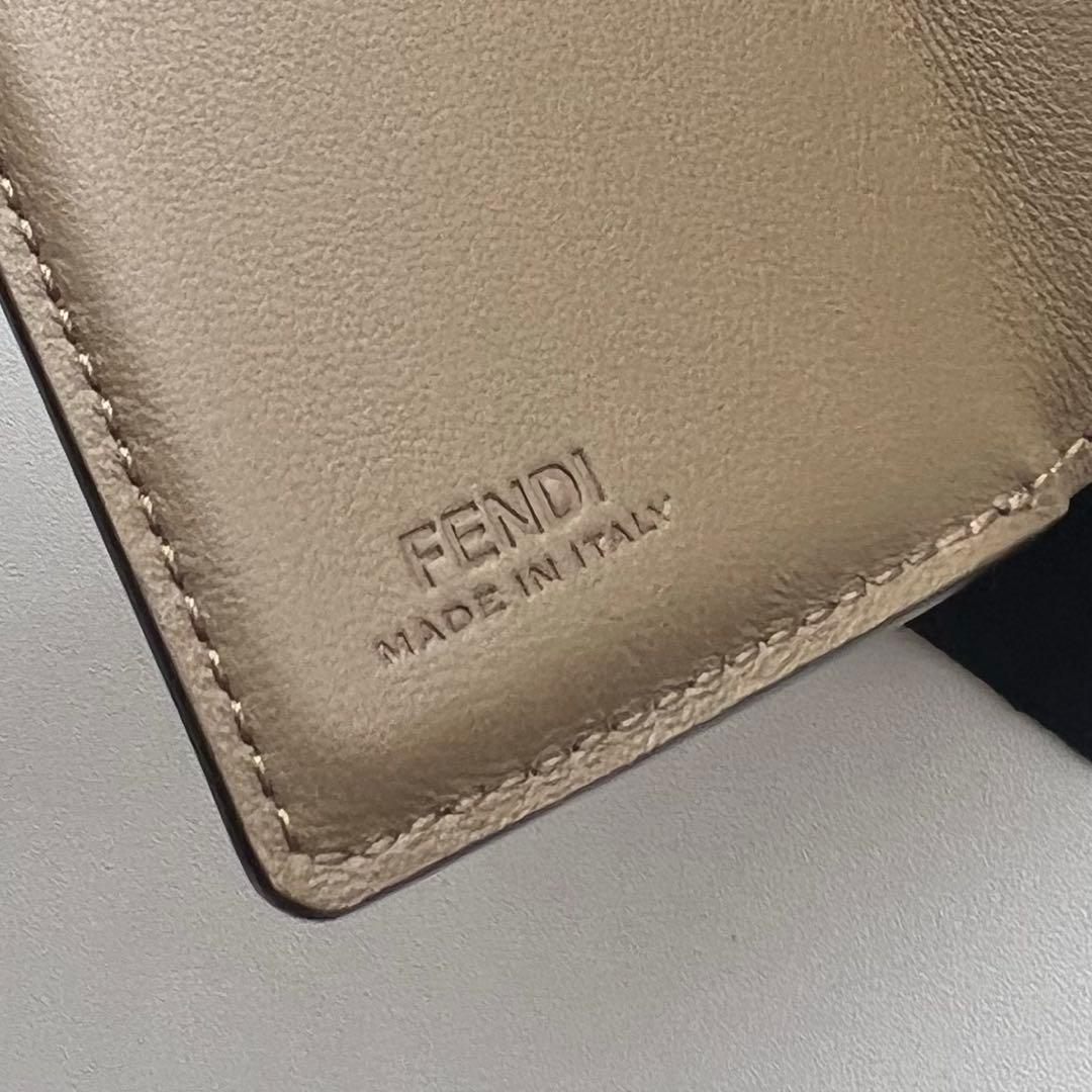 429 極上美品 FENDI フェンディ ピーカブー 3つ折り財布