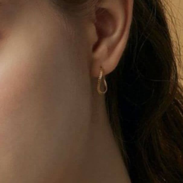 ♡月曜限定♡【agete】ゴールドツイストデザインフープピアス♡チャームオマケ付