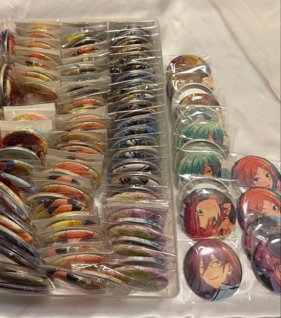 【超大量　新品　まとめ売り】あんスタ 缶バッジ　フィギュア　立体物