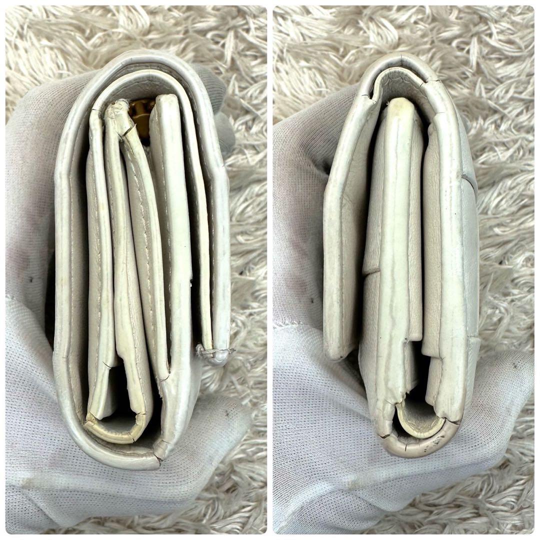 【美品】BOTTEGA VENETAホワイト 三つ折り財布 カセット