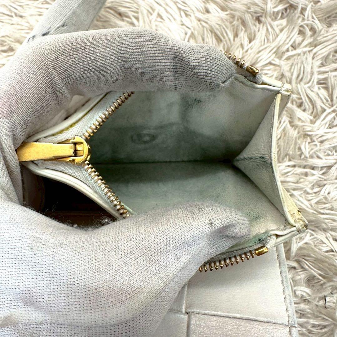 【美品】BOTTEGA VENETAホワイト 三つ折り財布 カセット