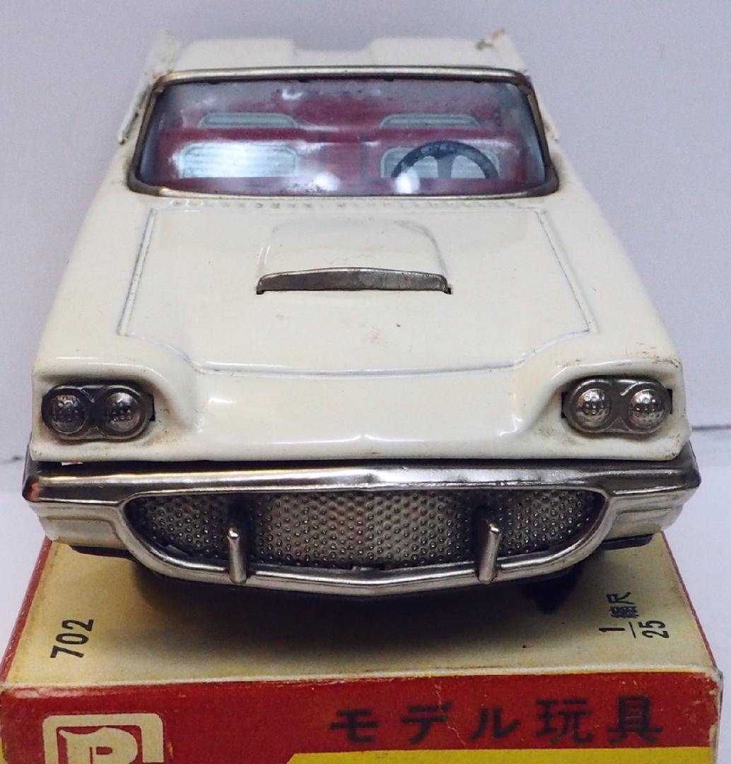 萬代屋【フォード サンダーバード オープン白】ブリキ tin car 箱はコピー