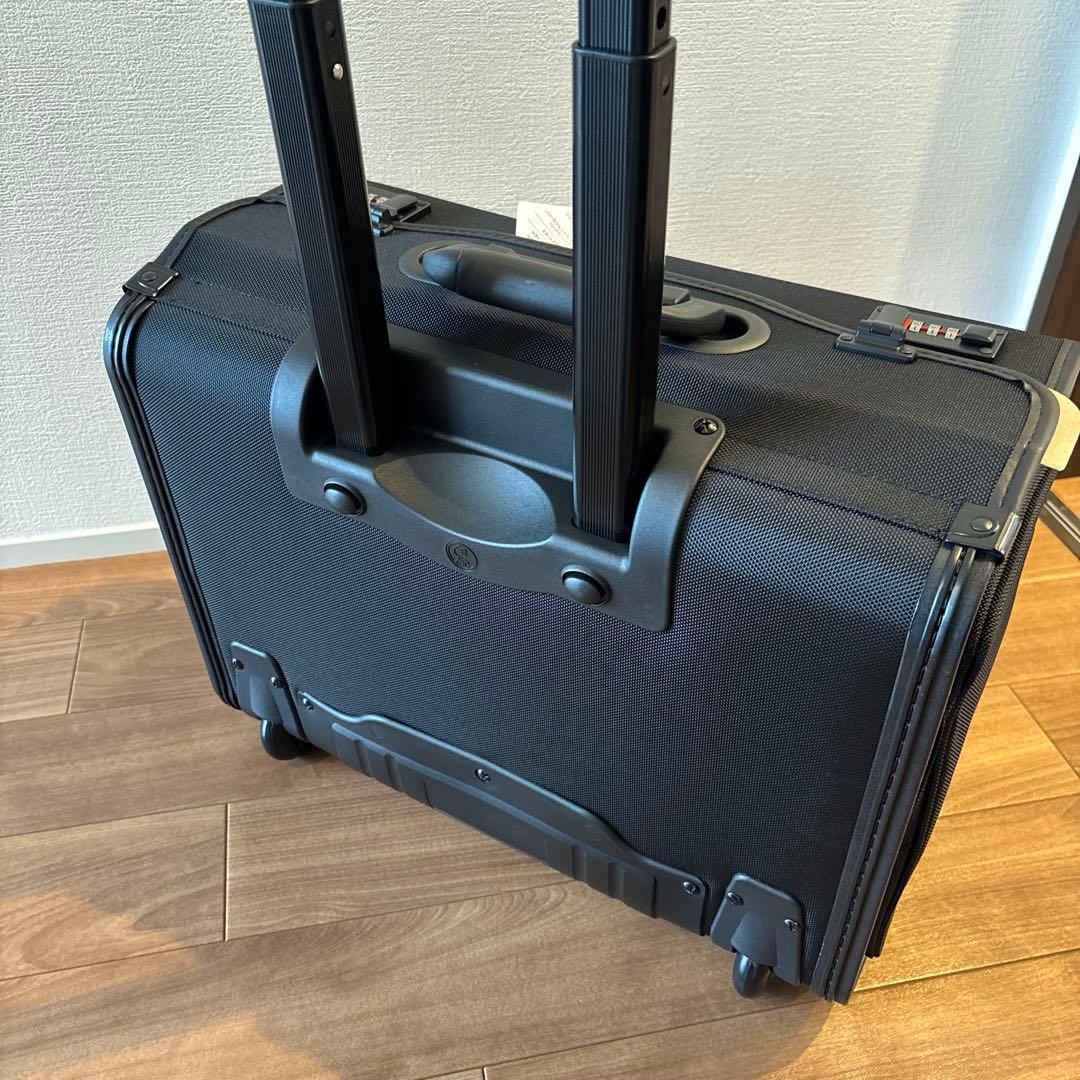 ANA パイロットバック