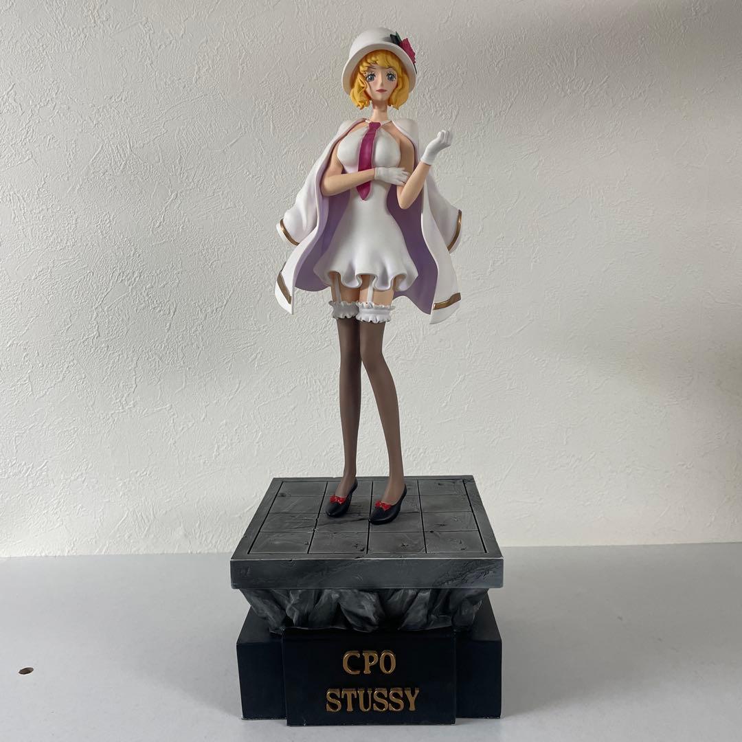 ワンピース　海外フィギュア　ステューシー