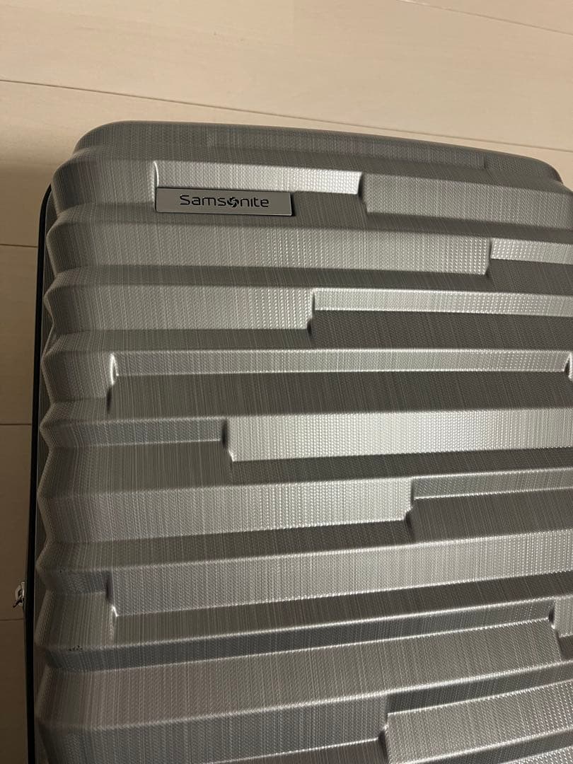 Samsonite シルバー キャリーケース 中型