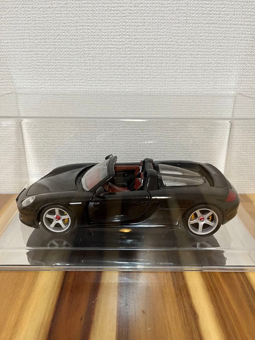 【状態良し】　ポルシェ　カレラGT 1/18 ブラック　箱付き