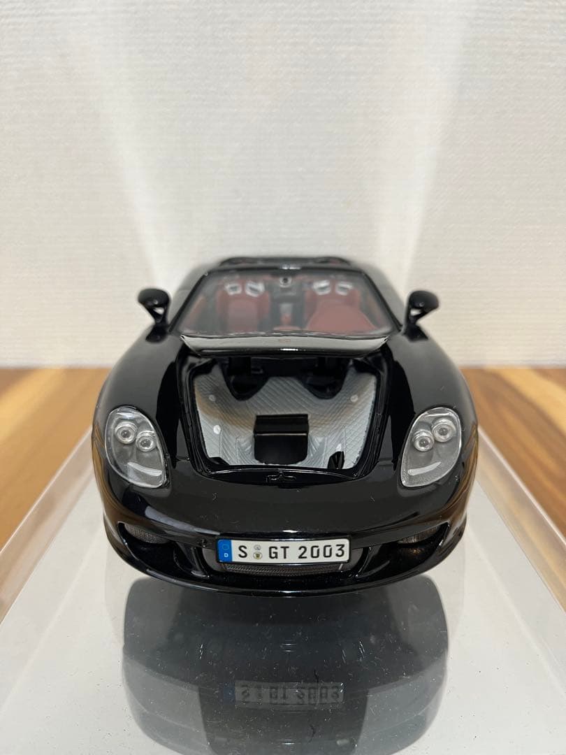 【状態良し】　ポルシェ　カレラGT 1/18 ブラック　箱付き