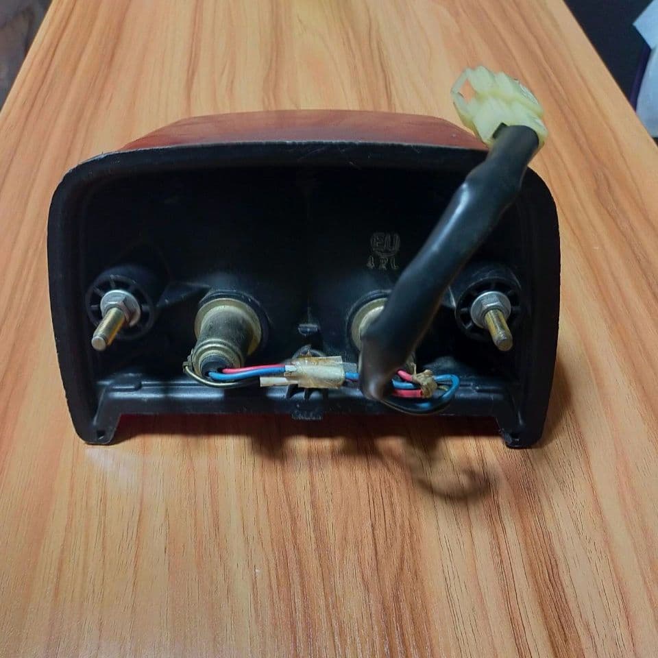 ゼファー400　純正　テールランプ