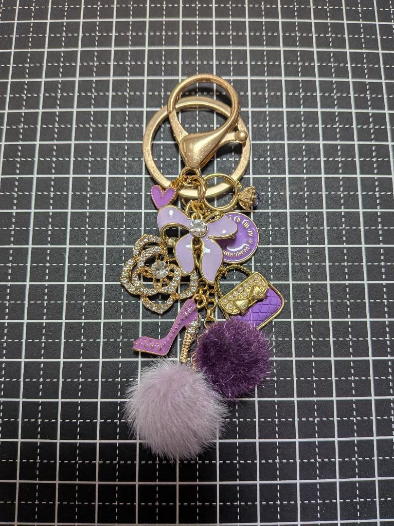 ハンドメイドチャーム　バッグチャーム　カメリア　ミニバッグ　タッセル　黒ピンク