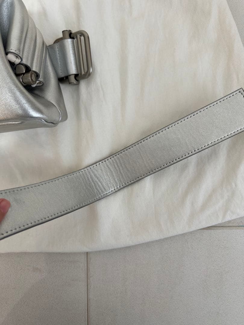 【keiさま】osoi ショルダーバッグ　シルバー