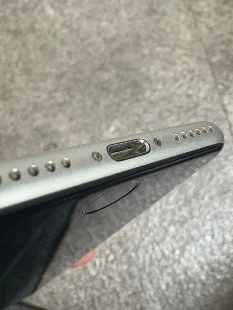 iPhone SE 第2世代 64GB SIMフリー 美品