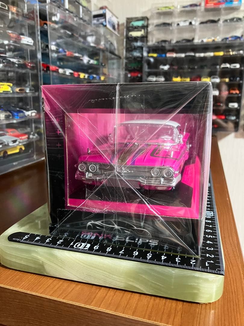 Jada Toys 1960 Chevrolet Impala ピンク新品未開封
