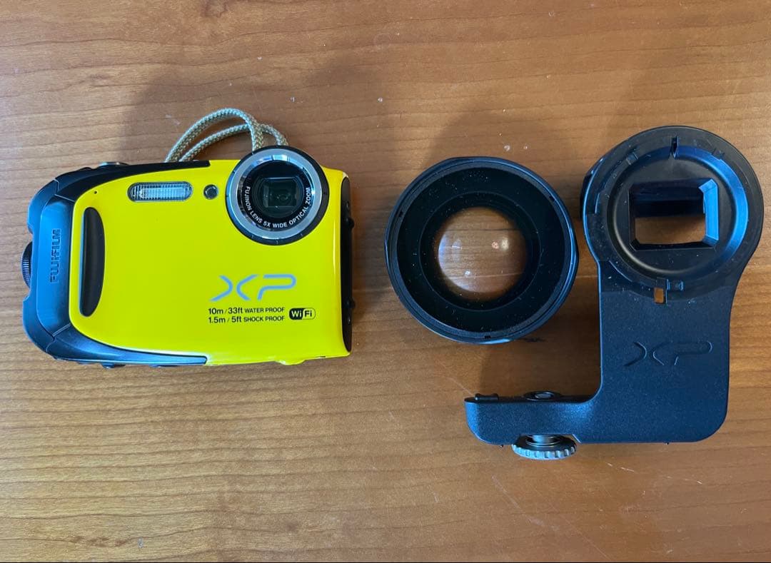 FINEPIX XP70 防水カメラ　レアな広角レンズアダプタ付