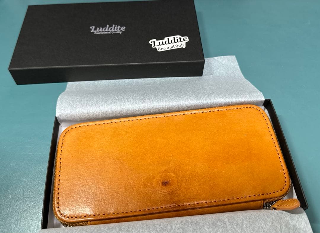 【未使用】　ラダイト　ラウンドジップペンケース　エッセンシャル　MAYA