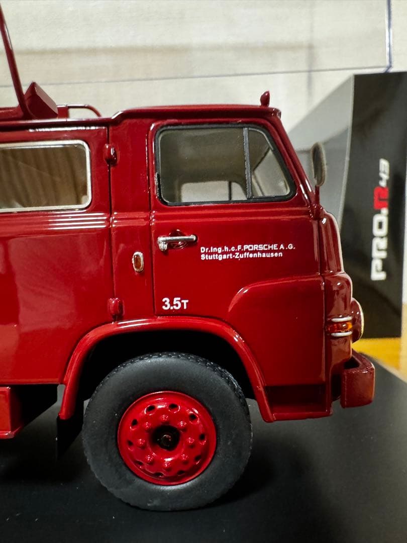 【Schuco】限定2000台 MAN Porscheレーシングトランスポーター