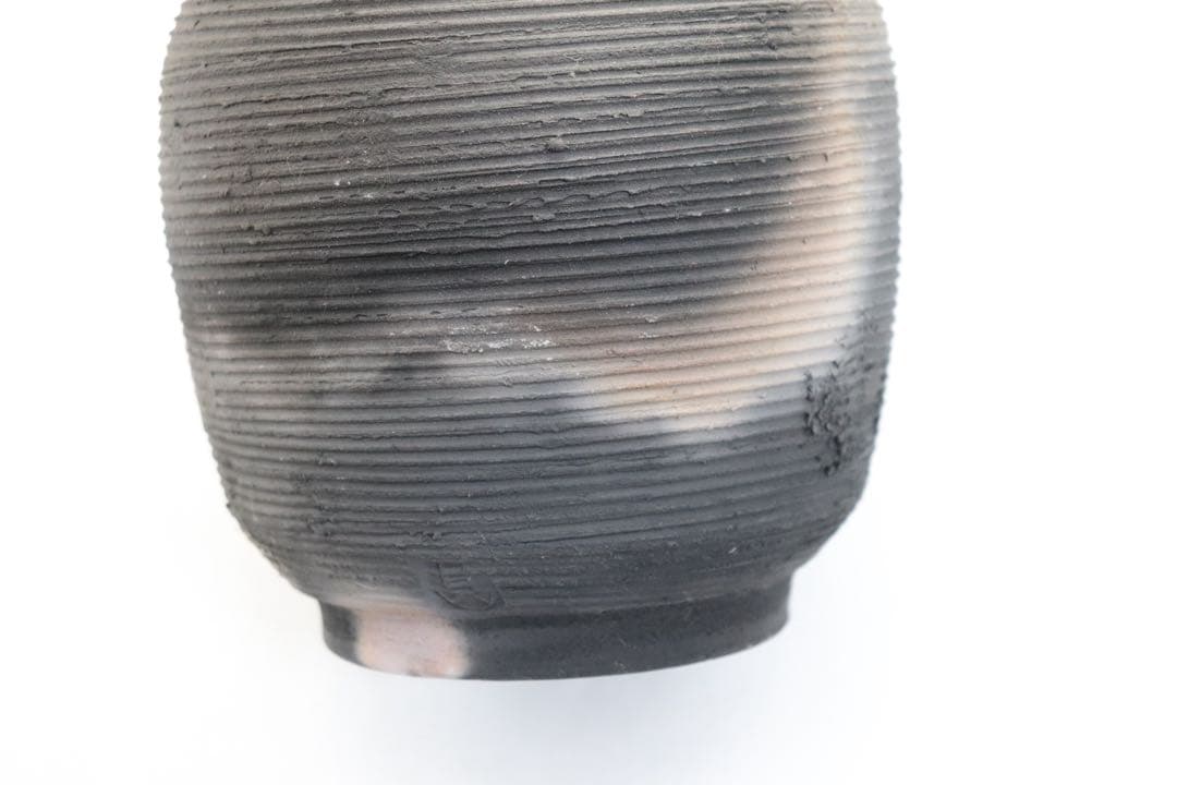 坂田甚内作　黒陶弦紋蓋付壺① 送料込250810