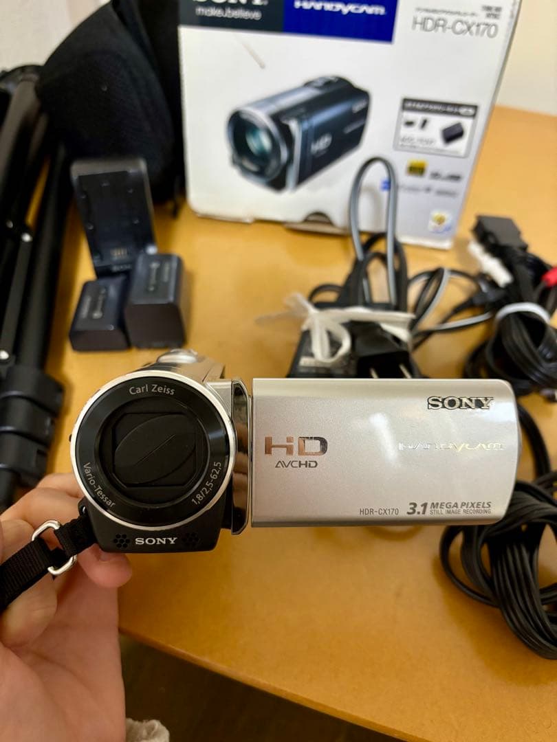 SONY HDR-CX170 ビデオカメラ 【三脚・予備大容量バッテリー付き】