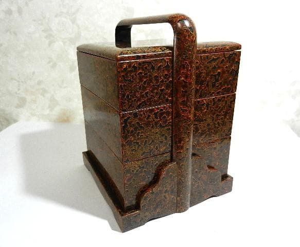 若狭塗漆芸品　持手台付き三段重箱（菓子器、茶道具）