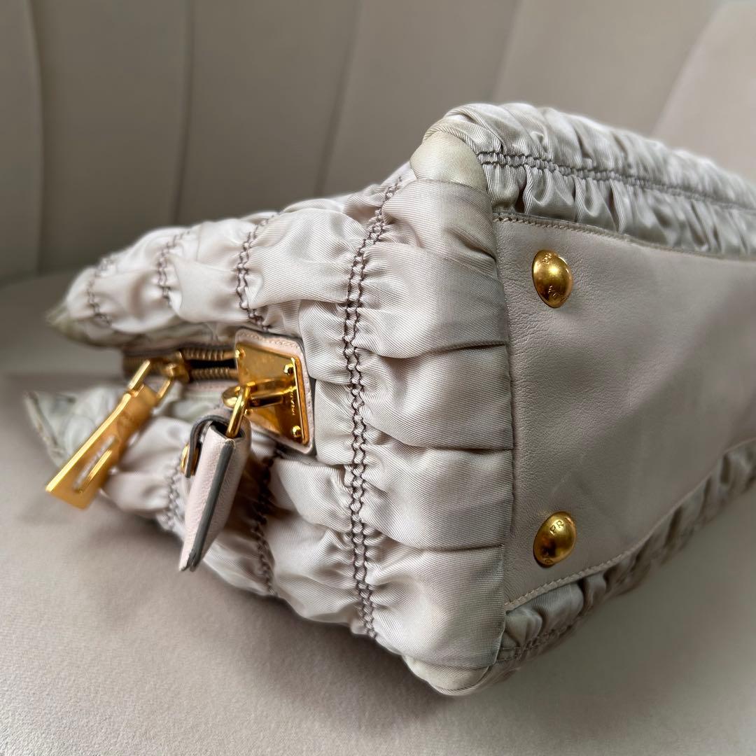 PRADA プラダ ギャザーバッグ　ベージュ