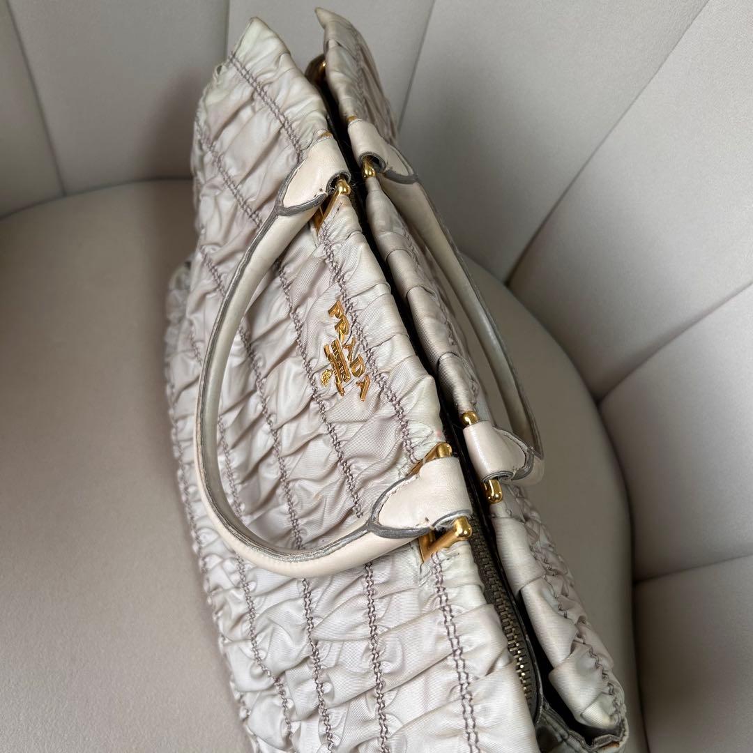 PRADA プラダ ギャザーバッグ　ベージュ
