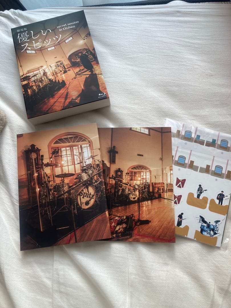 【Blu-ray】劇場版 優しいスピッツ 限定受注生産品 ペーパークラフト付