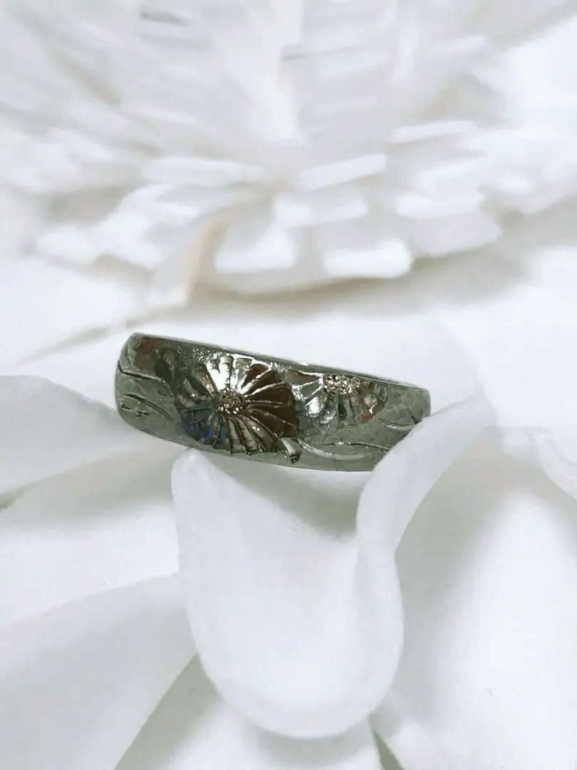 菊 和彫り 記念指輪 日本製 入手困難