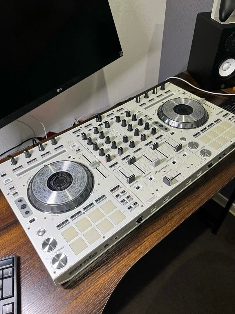Pioneer DDJ-SX Serato DJ Pro対応コントローラー