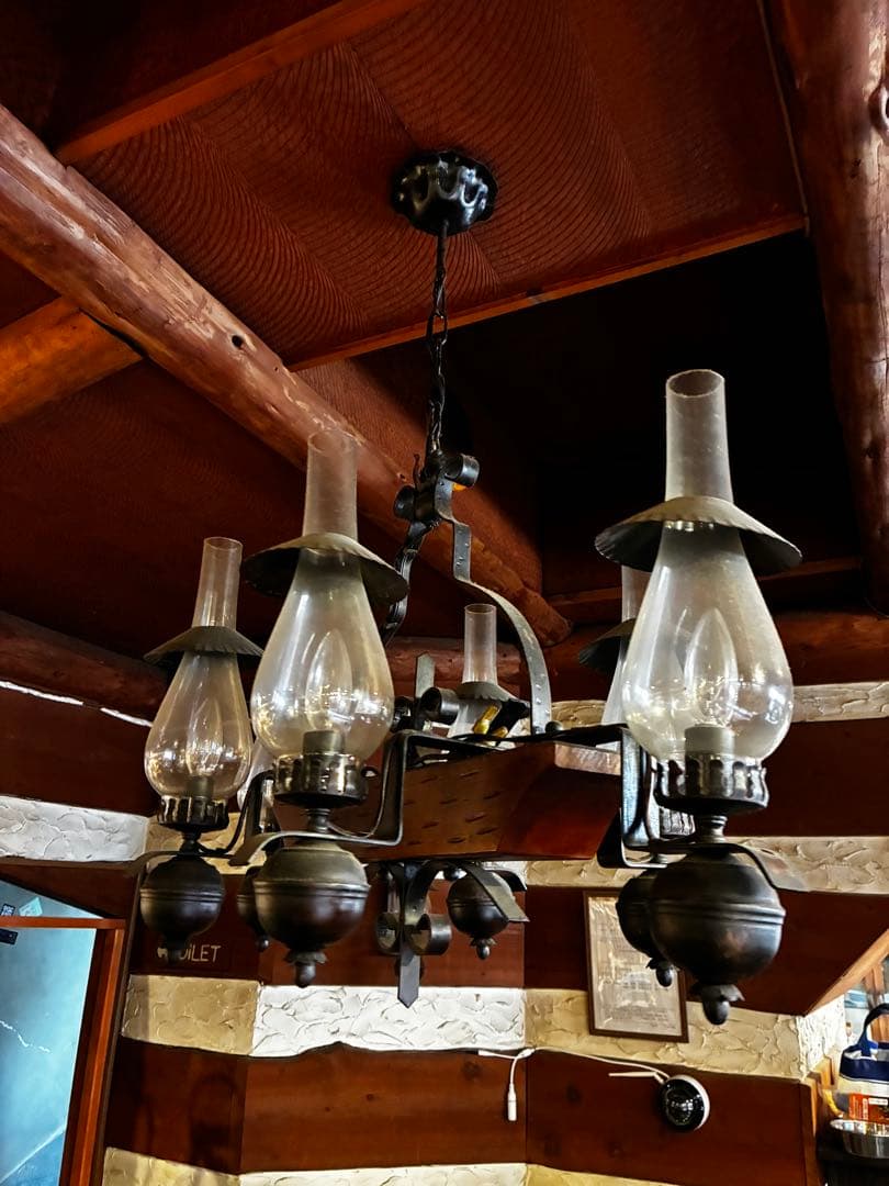 アンティーク 6灯シャンデリア カフェ インテリア