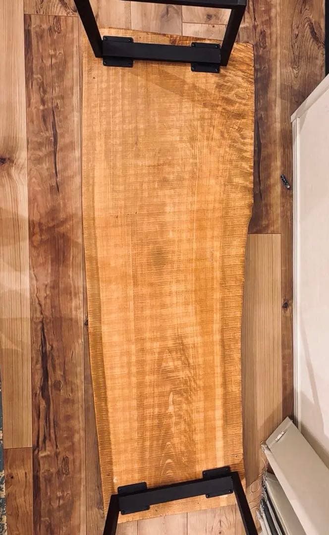 極厚　無垢材のナチュラルテーブル