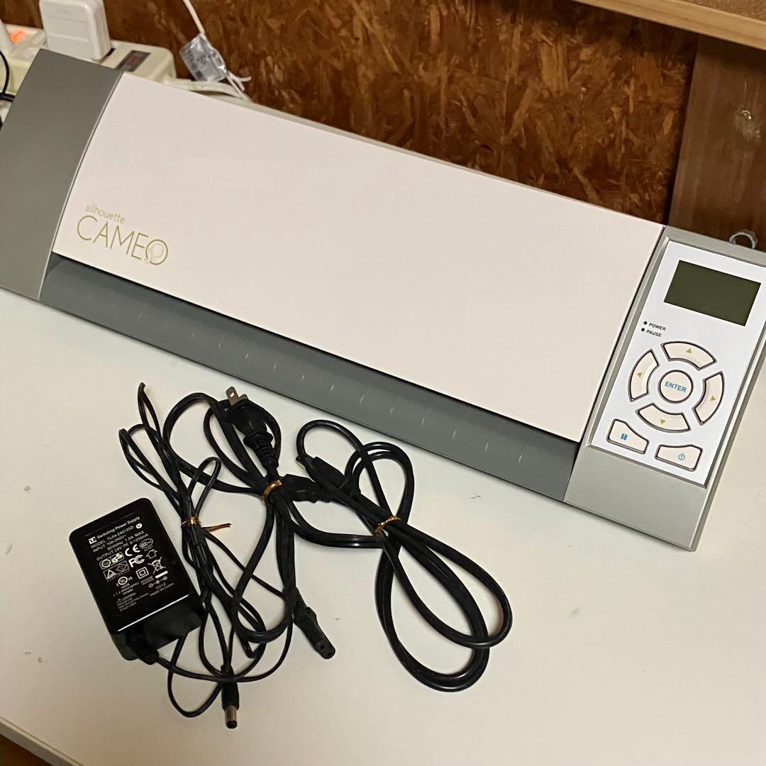 Silhouette CAMEO 家庭用カッティングマシン