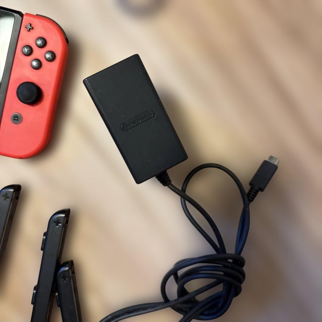 Nintendo Switch 本体 赤/緑のJoy-Con