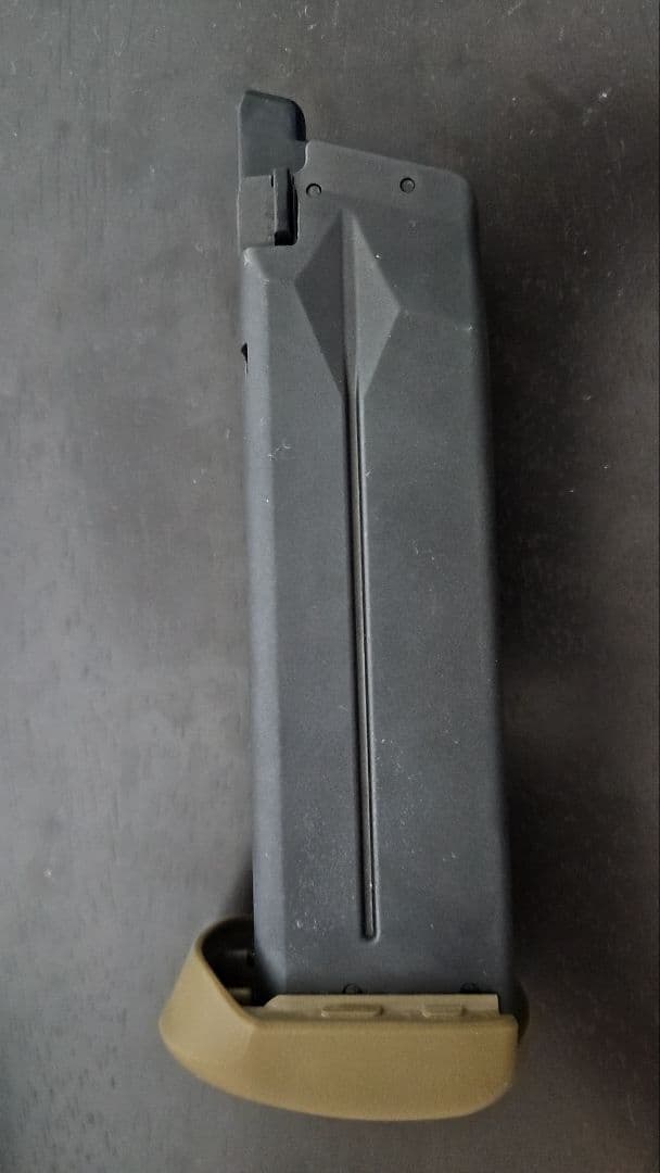 FNX-45 Tactical 本体と付属品