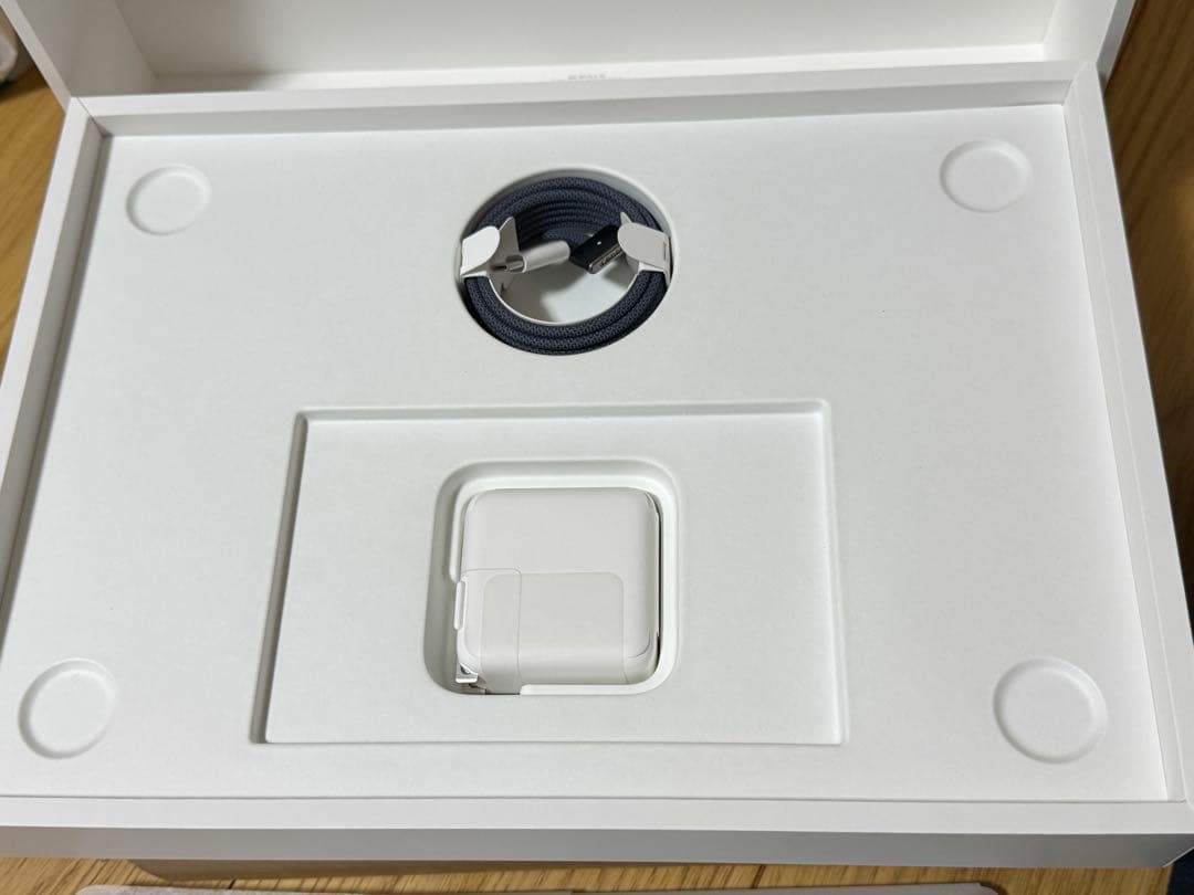 Apple M3 MacBook Air 13インチ（16GB／256GB）