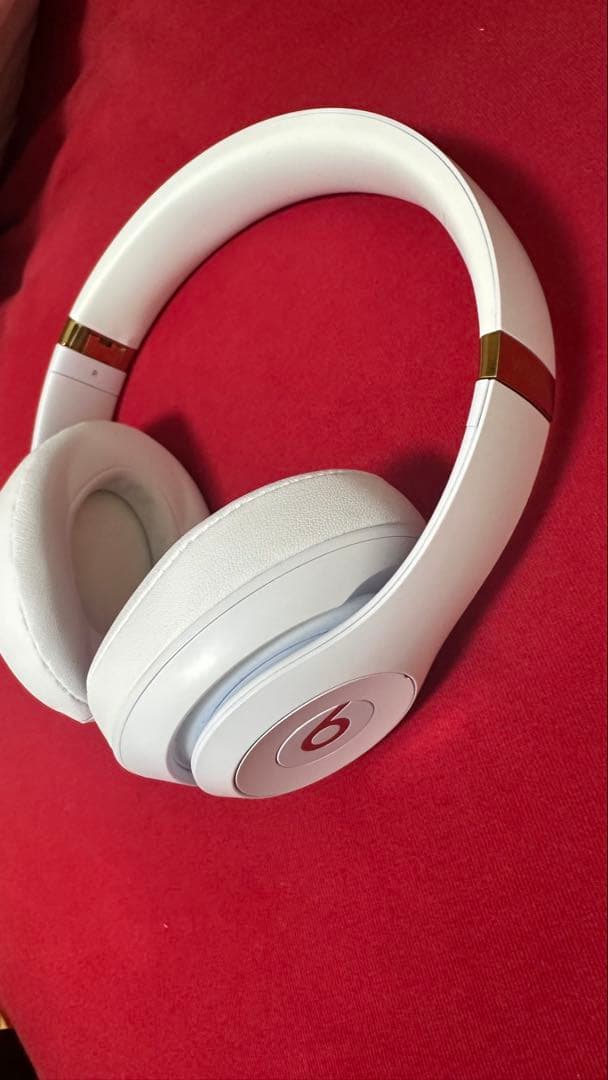 Beats Studio3 ワイヤレスヘッドホン　ホワイトゴールド　値下げ可能